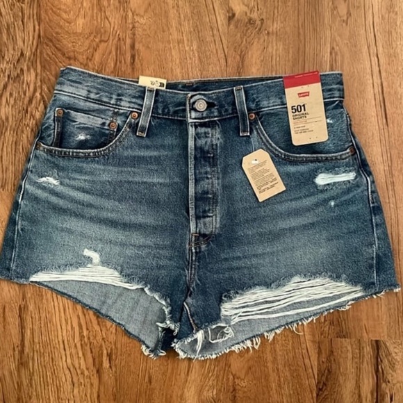 NWT Levi’s 501 Shorts - Picture 1 of 12